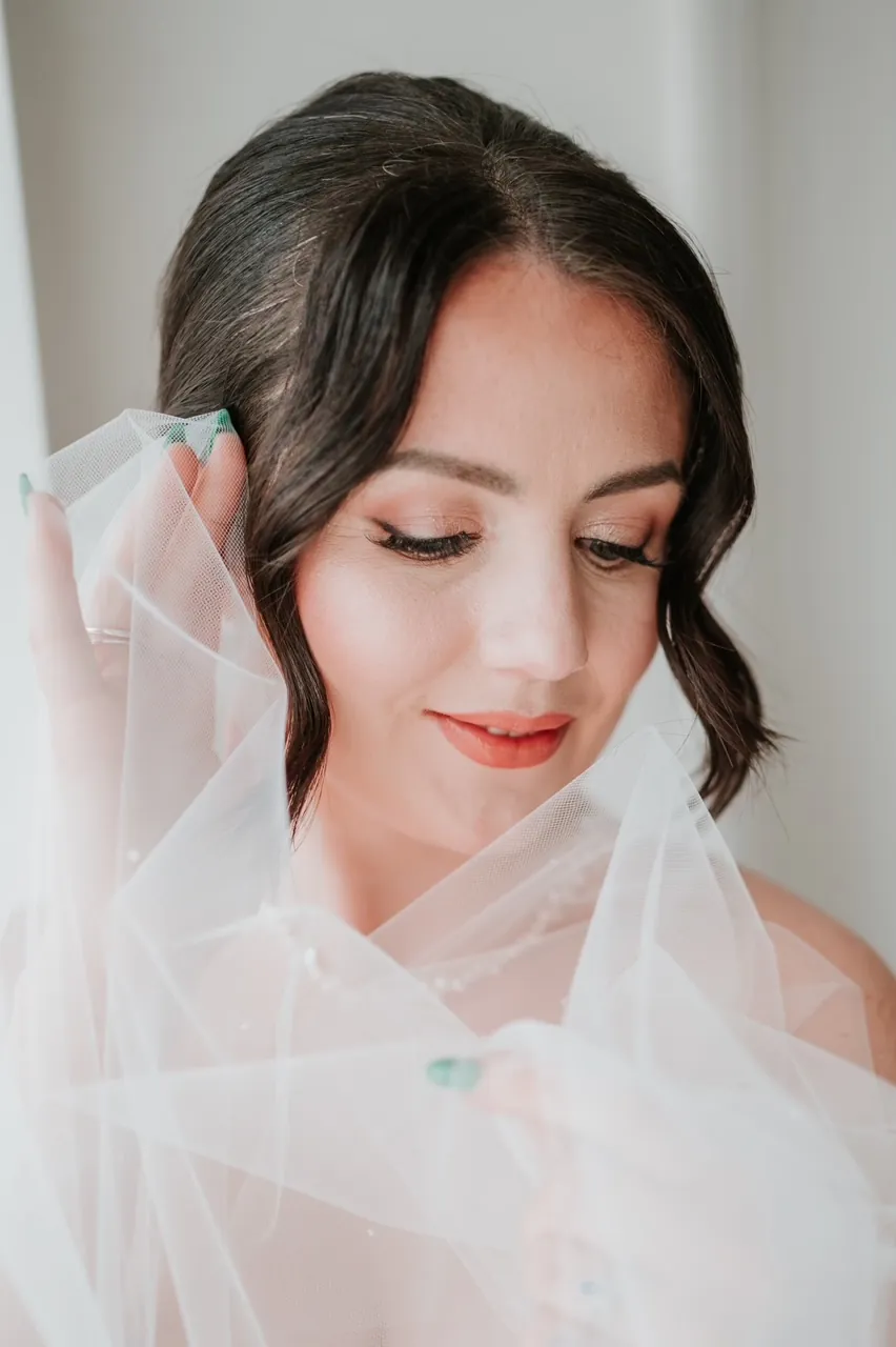 Bridal hair and makeup look created by a Jodie Elleanor School student 17